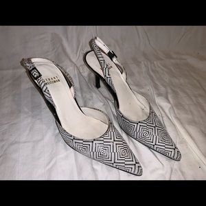 Stuart Weitzman. Size 5.5M